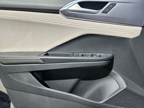 New 2025 Volkswagen Taos SE AWD/4WD image 15