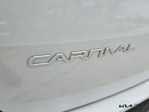 Certified 2023 Kia Carnival LX FWD image 14