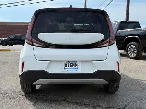 Used 2023 Kia Soul LX w/ LX Technology Package FWD image 5