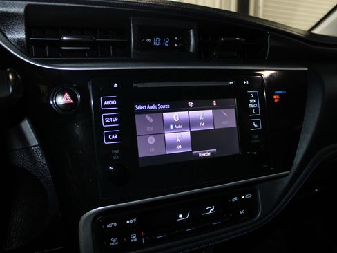 Used 2018 Toyota Corolla SE FWD image 13