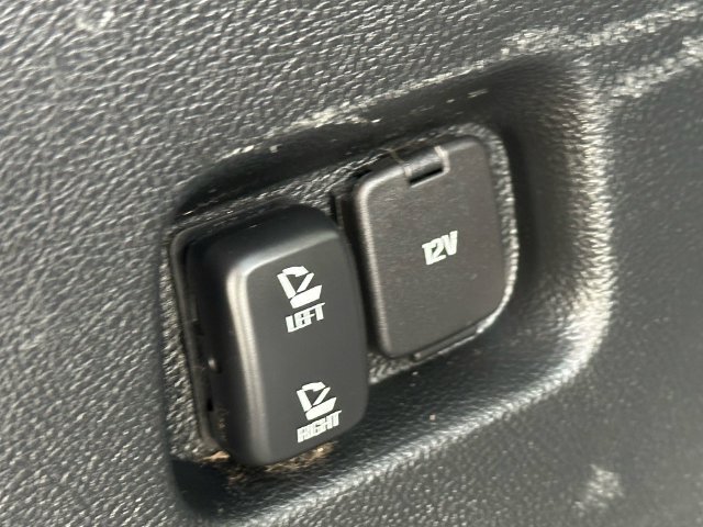 Used 2017 Ford Edge SEL w/ Equipment Group 201A AWD/4WD image 31