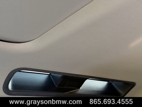 Used 2023 Land Rover Defender 110 SE image 16