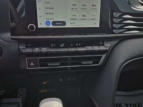 Used 2025 Toyota Camry SE w/ Convenience Package image 14