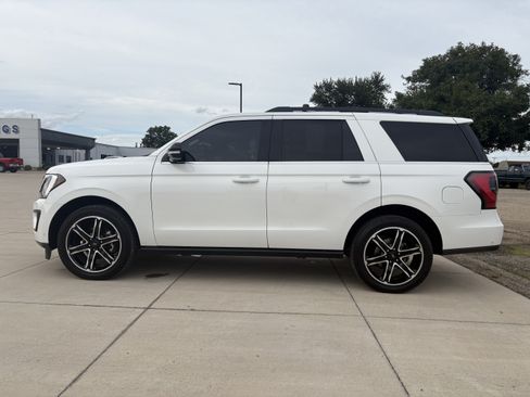 Used 2021 Ford Expedition Limited AWD/4WD image 8
