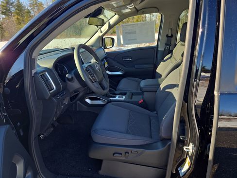 New 2026 Nissan Frontier SV image 4