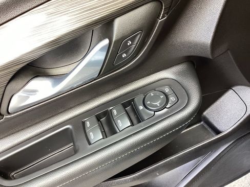 Used 2024 GMC Terrain SLE w/ Driver Convenience Package FWD image 62