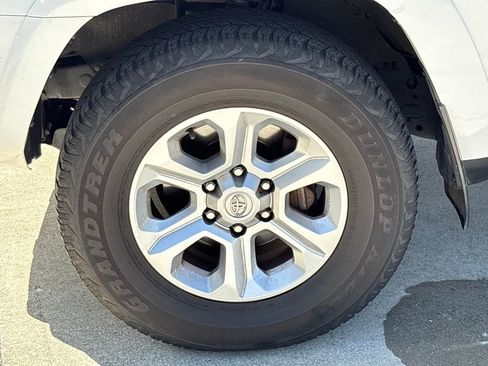 Used 2022 Toyota 4Runner SR5 Premium w/ Moonroof Package image 11