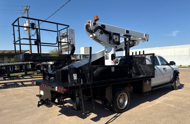 Used 2019 RAM 5500 Tradesman w/ Payload Upgrade Package AWD/4WD image 4