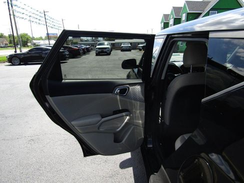 Used 2020 Kia Soul LX FWD image 17