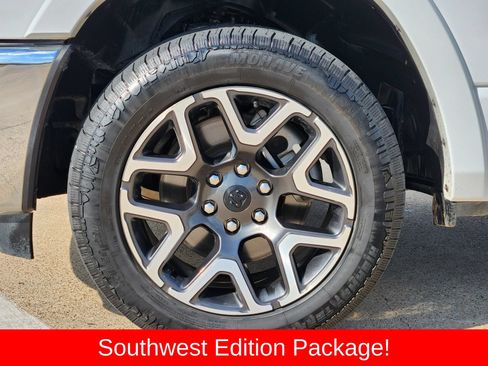 Used 2025 RAM 1500 Laramie AWD/4WD image 22