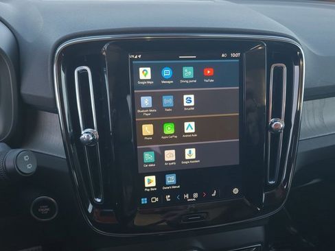 Used 2025 Volvo XC40 B5 Plus image 30