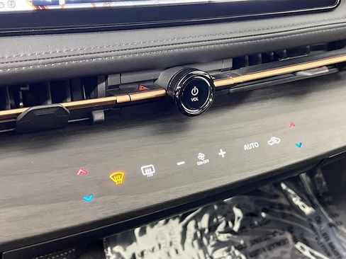 Used 2024 Nissan Ariya AWD image 16