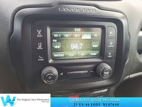 Used 2015 Jeep Renegade Latitude w/ Popular Equipment Group image 19