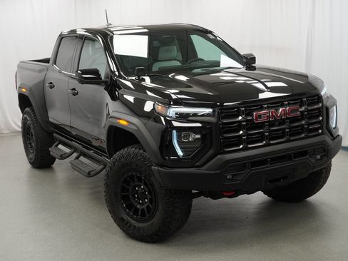 Used 2024 GMC Canyon AT4X w/ AT4X AEV Edition AWD/4WD image 39