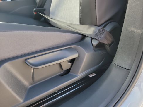 New 2025 Volkswagen ID.4 Pro image 19