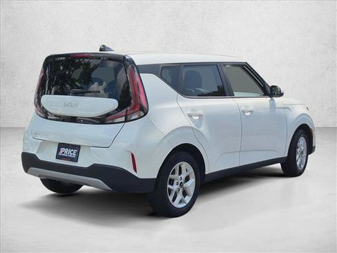 Used 2024 Kia Soul LX w/ Option Group 015 FWD image 5