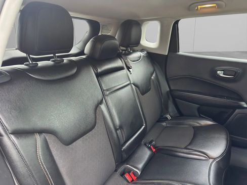 Used 2019 Jeep Compass Latitude w/ Popular Equipment Group AWD/4WD image 15