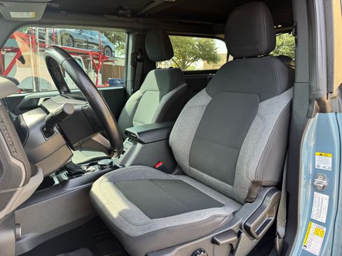 Used 2021 Ford Bronco Big Bend w/ Sasquatch Package AWD/4WD image 21