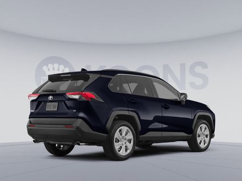 Used 2021 Toyota RAV4 LE AWD/4WD image 4