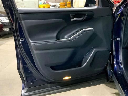 Used 2024 Toyota Highlander XSE image 22