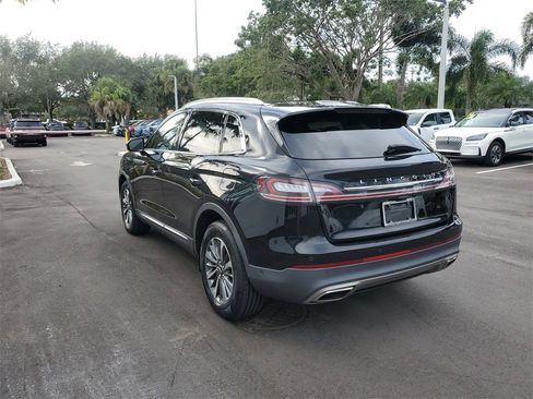 Certified 2022 Lincoln Nautilus Reserve image 3