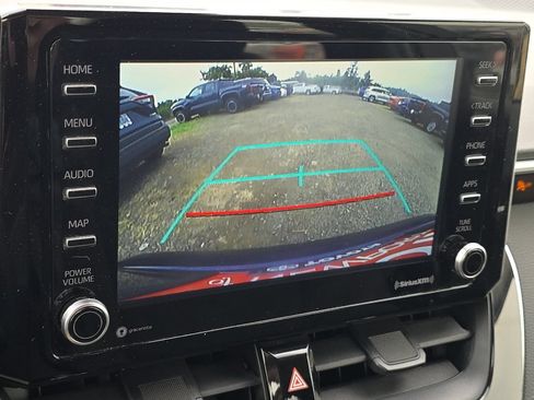 Used 2021 Toyota Corolla LE FWD image 15
