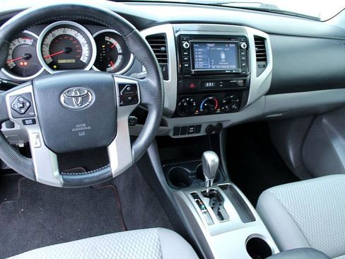 Used 2014 Toyota Tacoma PreRunner image 13