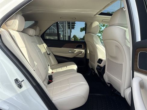 Certified 2025 Mercedes-Benz GLE 450e 4MATIC image 18