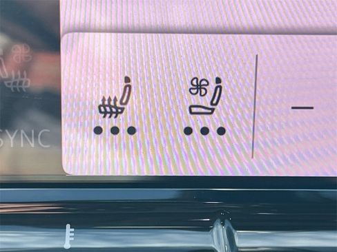 Used 2024 Volkswagen Atlas SE image 31