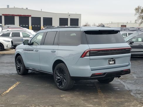 New 2025 Lincoln Navigator Reserve w/ Jet Appearance Package image 3