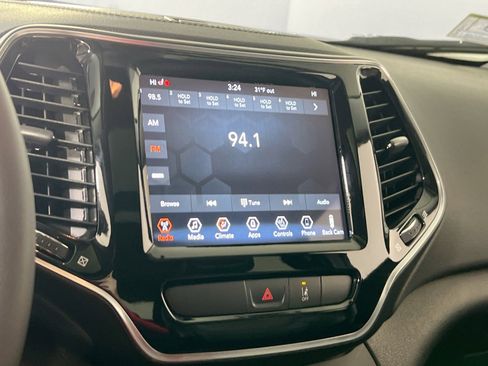 Used 2022 Jeep Cherokee Limited AWD/4WD image 14
