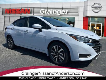 New 2025 Nissan Versa SV w/ Trunk Package