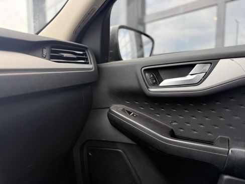 Used 2020 Ford Escape SEL image 10