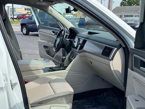 Used 2019 Volkswagen Atlas SE w/ Towing Package AWD/4WD image 15