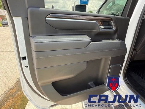 Used 2025 Chevrolet Silverado 2500 LT w/ Convenience Package AWD/4WD image 26