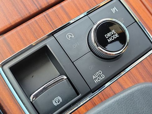 Certified 2024 Lincoln Navigator Reserve AWD/4WD image 31