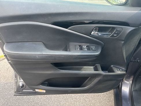 Used 2018 Honda Pilot Elite image 19