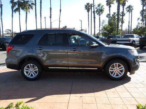 Used 2016 Ford Explorer XLT w/ Equipment Group 202A image 5