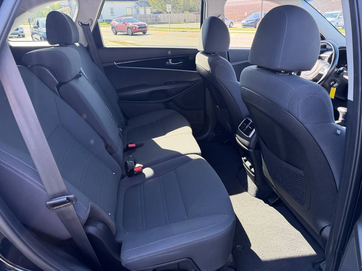 Used 2019 Kia Sorento AWD w/ LX Convenience Package image 17