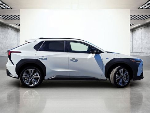 Certified 2023 Subaru Solterra AWD image 6
