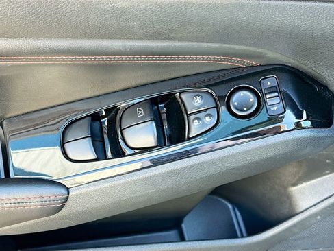 Used 2023 Nissan Altima 2.5 SR image 14