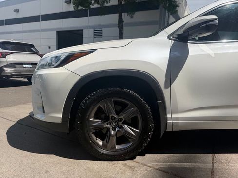 Used 2018 Toyota Highlander Limited Platinum AWD/4WD image 8