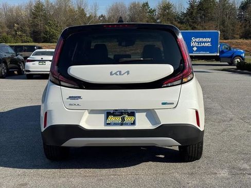 Used 2023 Kia Soul EX FWD image 4