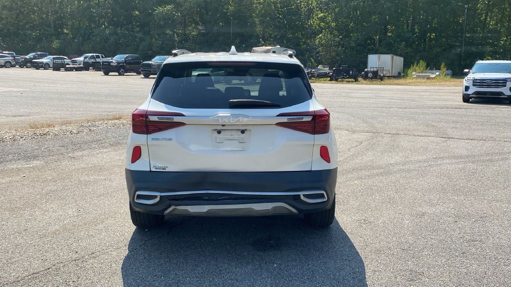 Used 2022 Kia Seltos SX w/ Sunroof Package AWD/4WD image 6