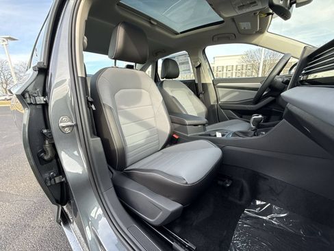 New 2026 Volkswagen Jetta SE FWD image 24