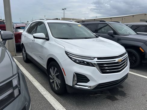 Used 2022 Chevrolet Equinox Premier FWD image 2