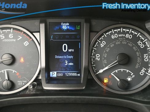 Used 2019 Toyota Tacoma TRD Sport AWD/4WD image 14