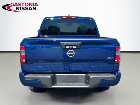 Used 2022 Nissan Frontier SV image 7