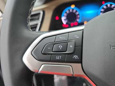 Certified 2025 Volkswagen Atlas SE AWD/4WD image 18
