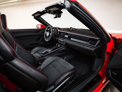 Certified 2023 Porsche 911 Carrera GTS RWD image 28